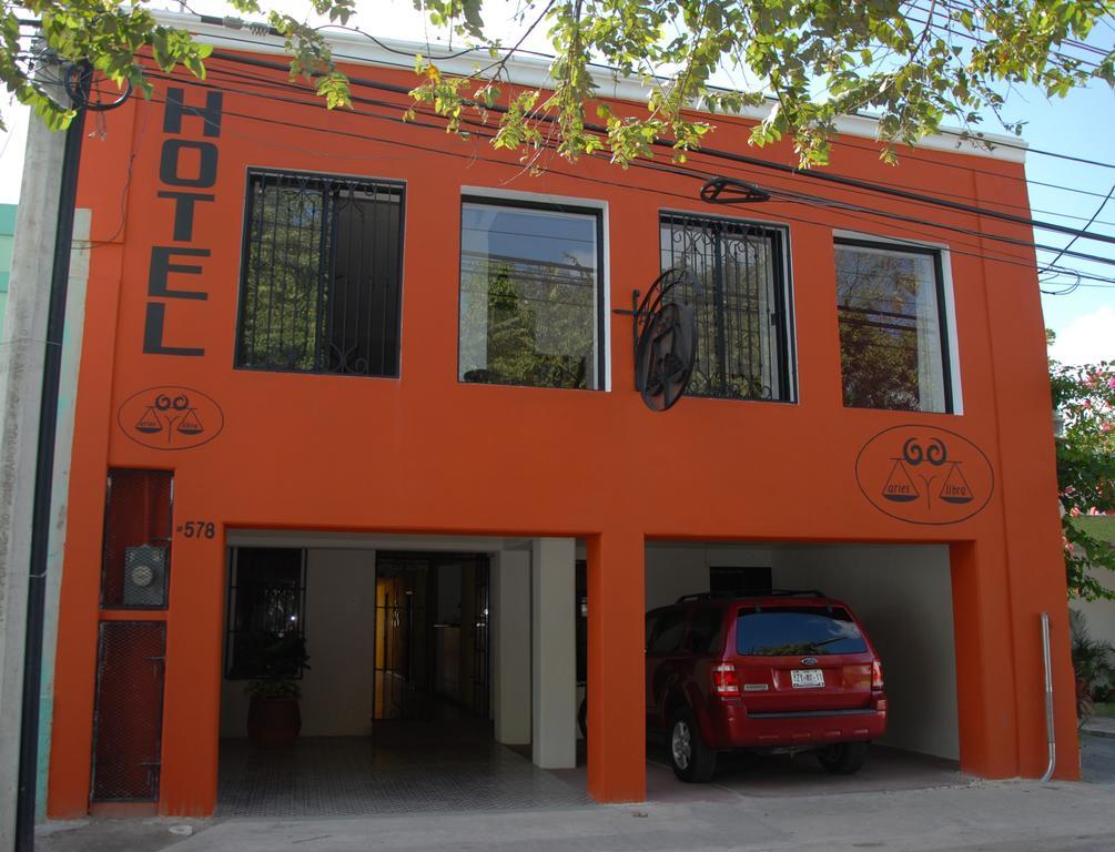 Hotel Aries Y Libra Mérida Exterior foto